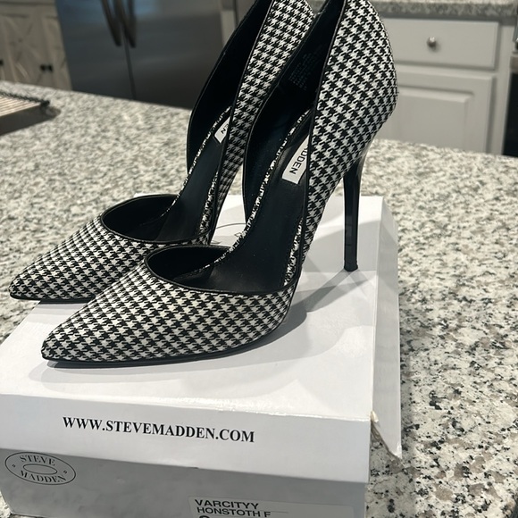 Womens Steven Madden Honstoth - Picture 2 of 2